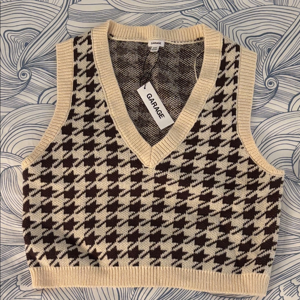 Garage Cropped Black and Cream Houndstooth Vest in Size M